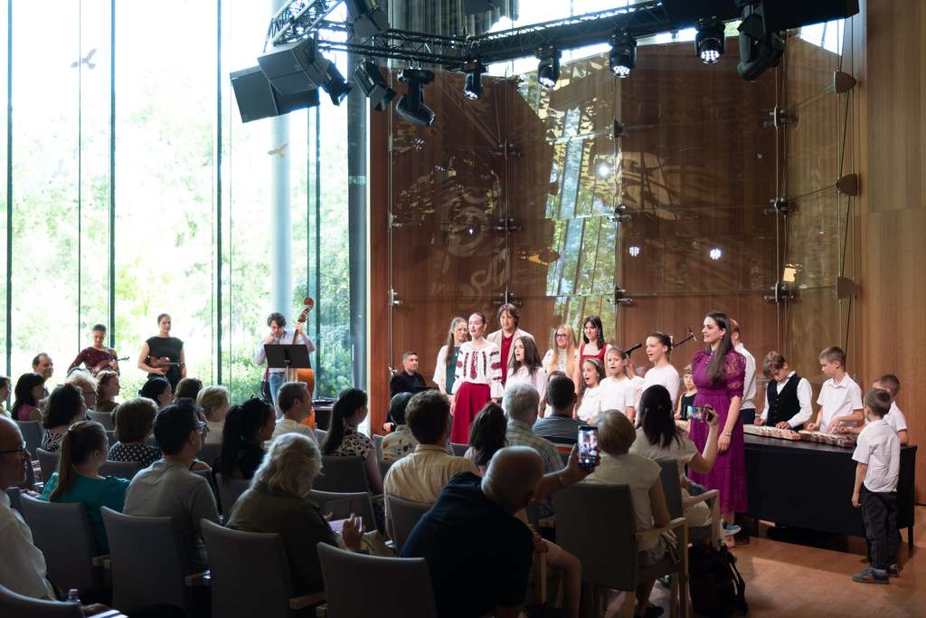 zene háza4